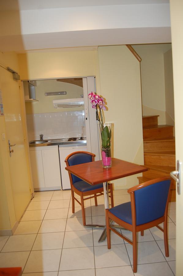Appart'Hotel La Suze Sur Sarthe Ngoại thất bức ảnh