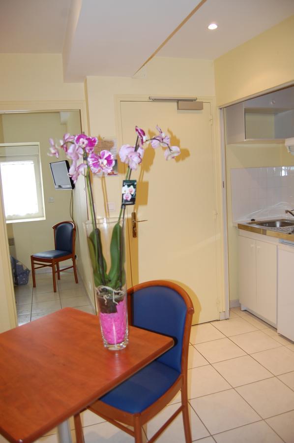 Appart'Hotel La Suze Sur Sarthe Ngoại thất bức ảnh